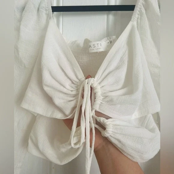 Astr The Label Fremont White Puff Sleeve Tie Front Top - Picture 4 of 5